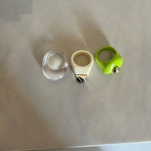 La Manso rings plastic resin acrylic bubble